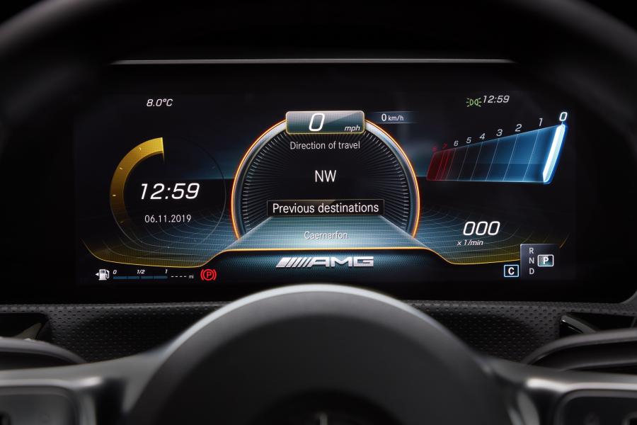 Панель приборов Mercedes-AMG A35 4Matic Sedan (V177) 2019 года  (UK) (фото 62 из 74)